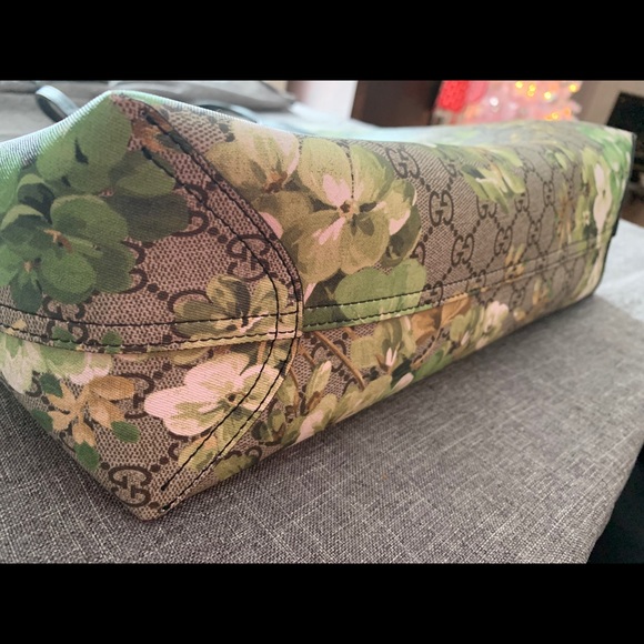 GUCCI BAG - Floral Reversible Tote 10/10 condition - Picture 3 of 7